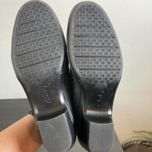 Used Clarks Emily Amelia Loafer Women 8.5 US Black PU Leather Slip-On Ortholite - Picture 8 of 10